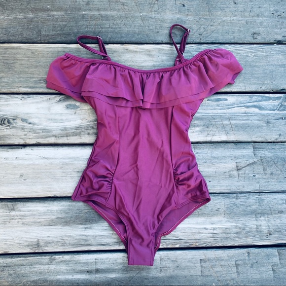 Cold Shoulder ♡ Ruffle Swimsuit - Picture 2 of 8